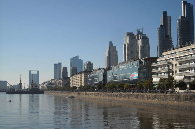 Inversión extranjera y empresas transnacionales en la economía argentina: Tendencias, estrategias y efectos