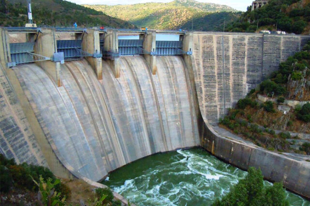 Análisis de los costos de capital (o inversión) en la generación de energía y su impacto en los mercados eléctricos de América latina