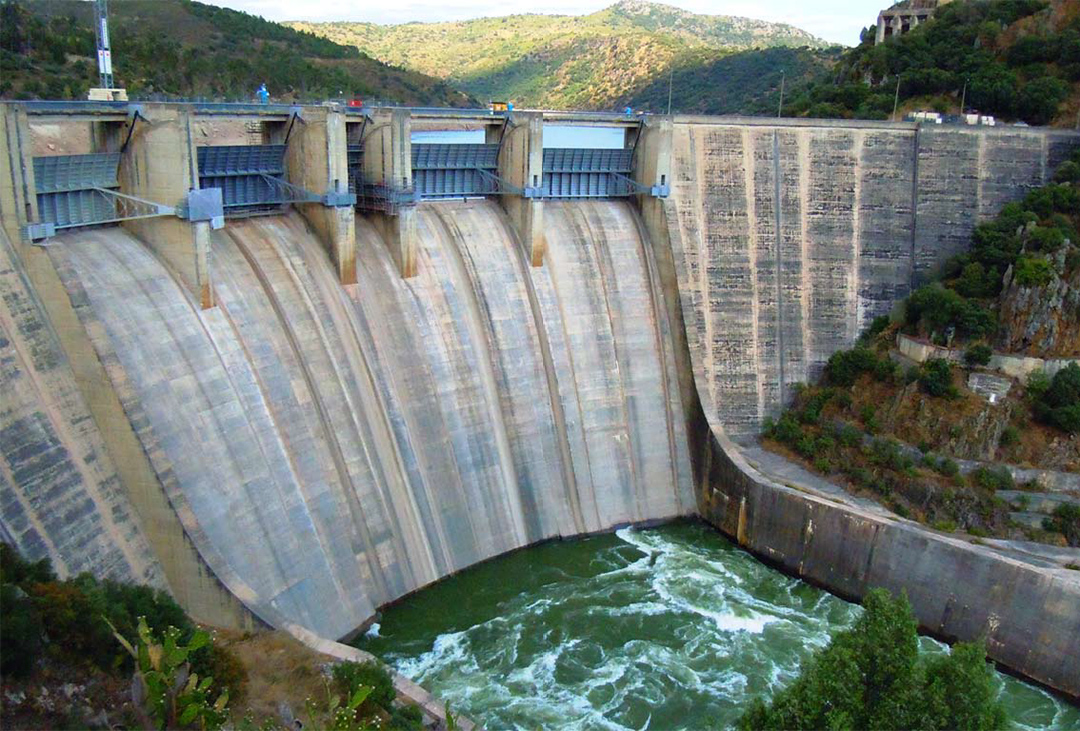 Análisis de los costos de capital (o inversión) en la generación de energía y su impacto en los mercados eléctricos de América latina