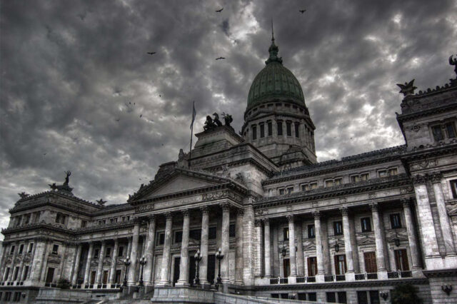 La primacía de la política: Distribución federal de recursos y representación