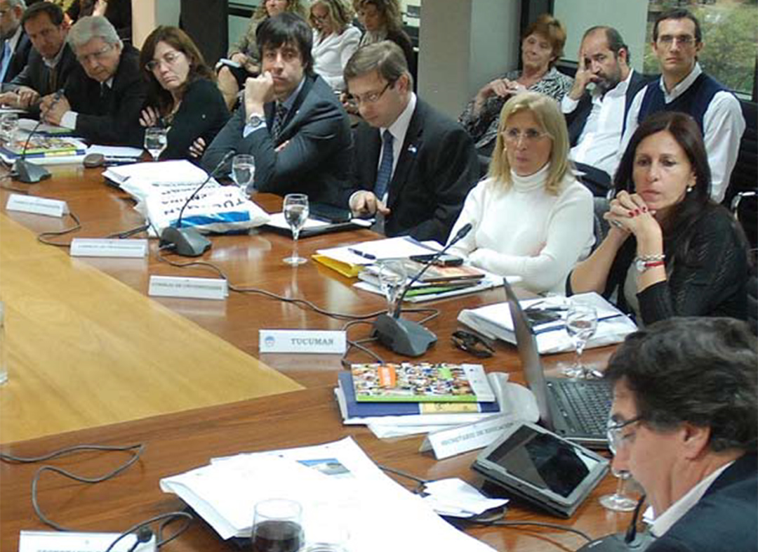 Los Consejos Federales: ¿espacios para la institucionalización de las relaciones intergubernamentales o una manifestación de la “explotación oportunista”?