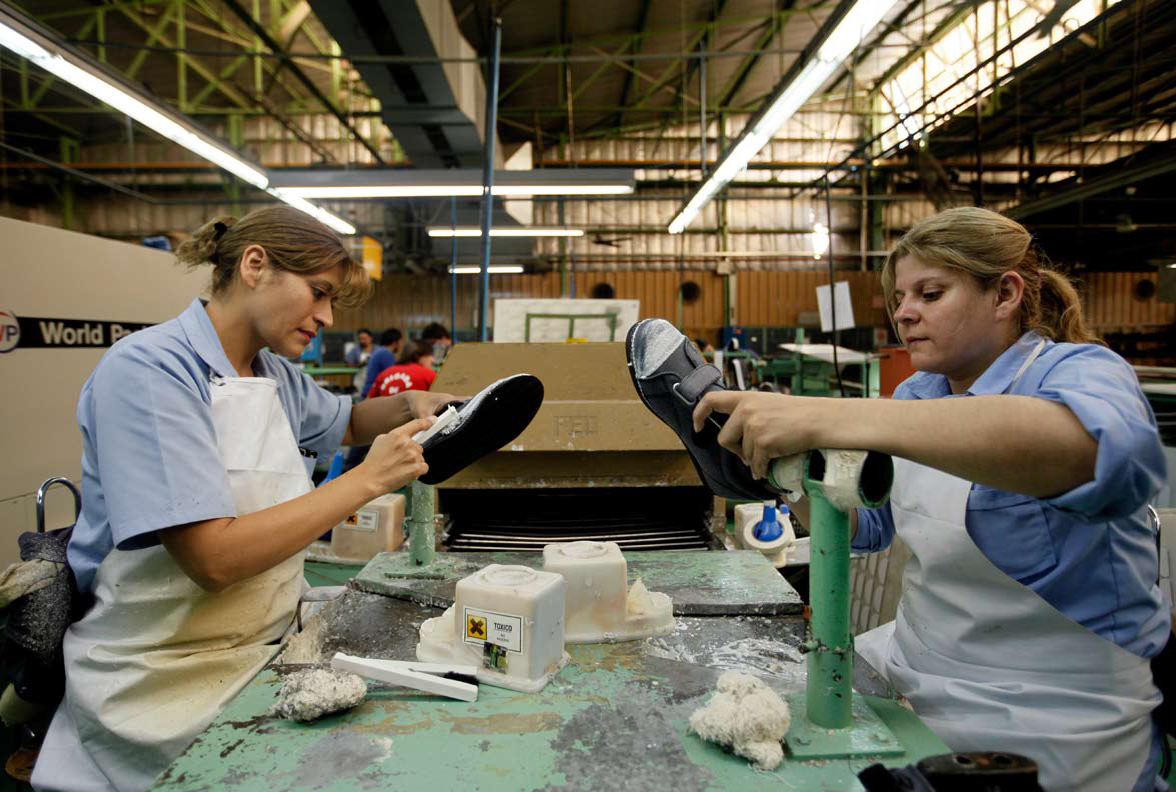 Mercado de trabajo y la distribución del ingreso. Lo sucedido en los 2000 y sus contrastes con los noventa