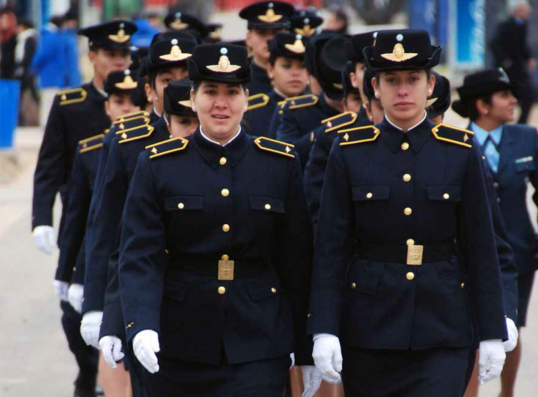 Gobierno Civil y políticas de género en el ámbito de la Defensa. Un análisis sobre las reformas