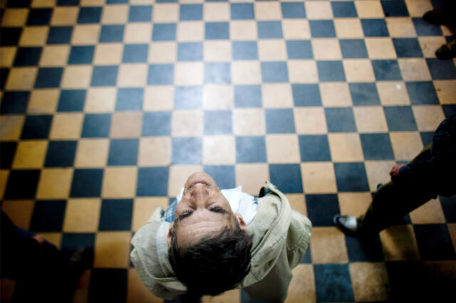 Locos y delincuentes. Una inercia despótica en el presente