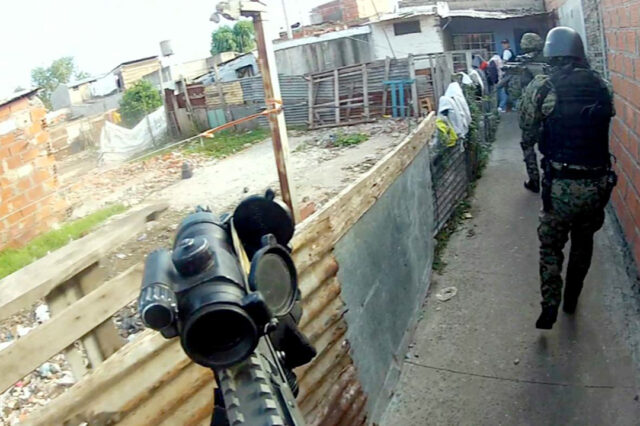 Policía y procedimientos masivos en sectores sociales y urbanos excluidos