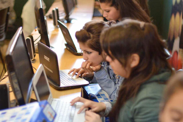 Desarrollo e informática educativa en Córdoba. Luces y sombras de las políticas públicas
