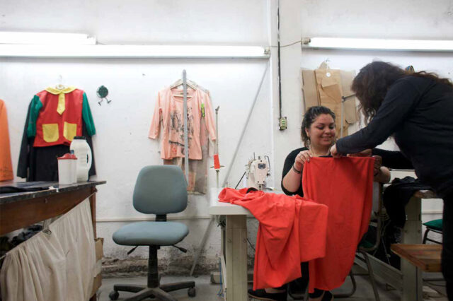 La micro de la economía popular (EP): capacidad de trabajo e ingresos en casos seleccionados