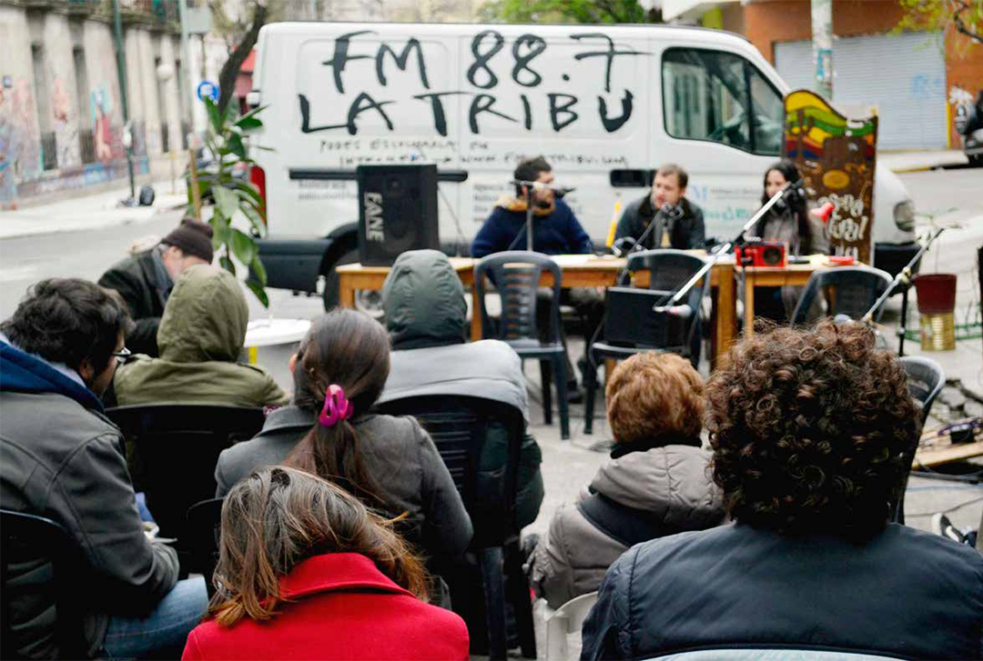Sonidos que desafían formas de vida. Reflexiones y experiencias de economía social y solidaria en medios de comunicación comunitaria