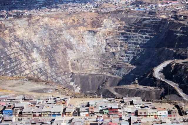 Modelo extractivo y conflictos en el Perú