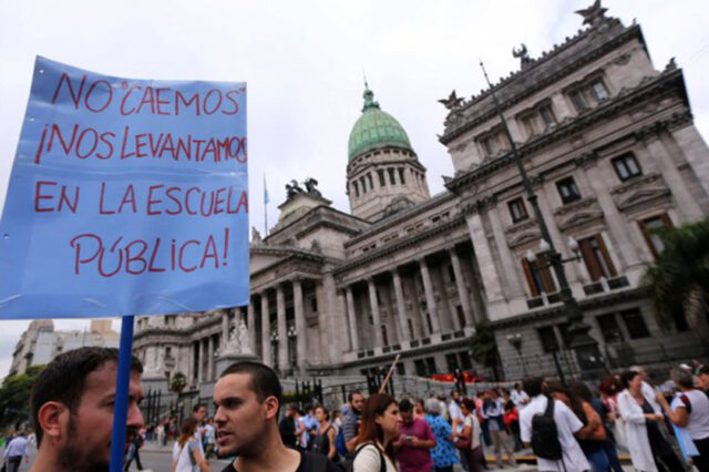 Editorial: Crisis y desafío de la educación secundaria