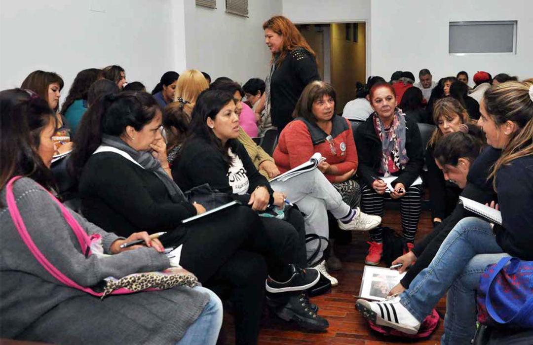 Secundaria y formación de directivos. Lo realizado y lo por venir. Del liderazgo mercantilizado a la conducción crítica y desde el Estado