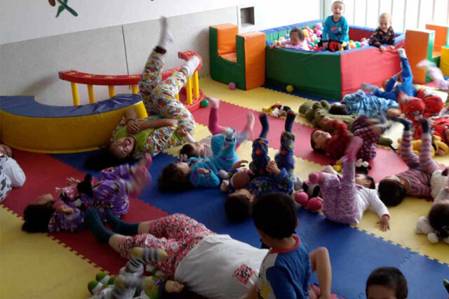 De la dependencia de la escuela primaria a la actualidad. Modalidades institucionales que presenta la educación infantil