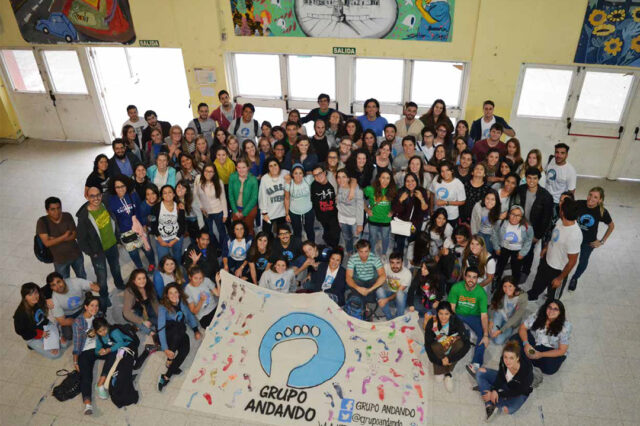 De madres cuidadoras a educadoras populares