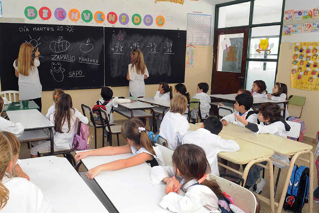 Para repensar las prácticas en la formación docente: recuperar, reafirmar y profundizar construcciones colectivas de sentido que asumieron el riesgo de pensar lo impensable