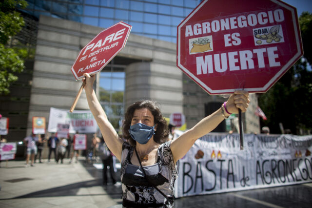 Deuda externa, ambiente y cambio climático. Una discusión sin resolver que lleva más tiempo de lo que parece