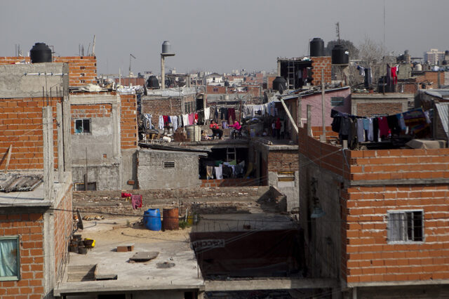 Salir de la pobreza, la desigualdad social y la crisis del empleo demanda un cambio de rumbo sistémico